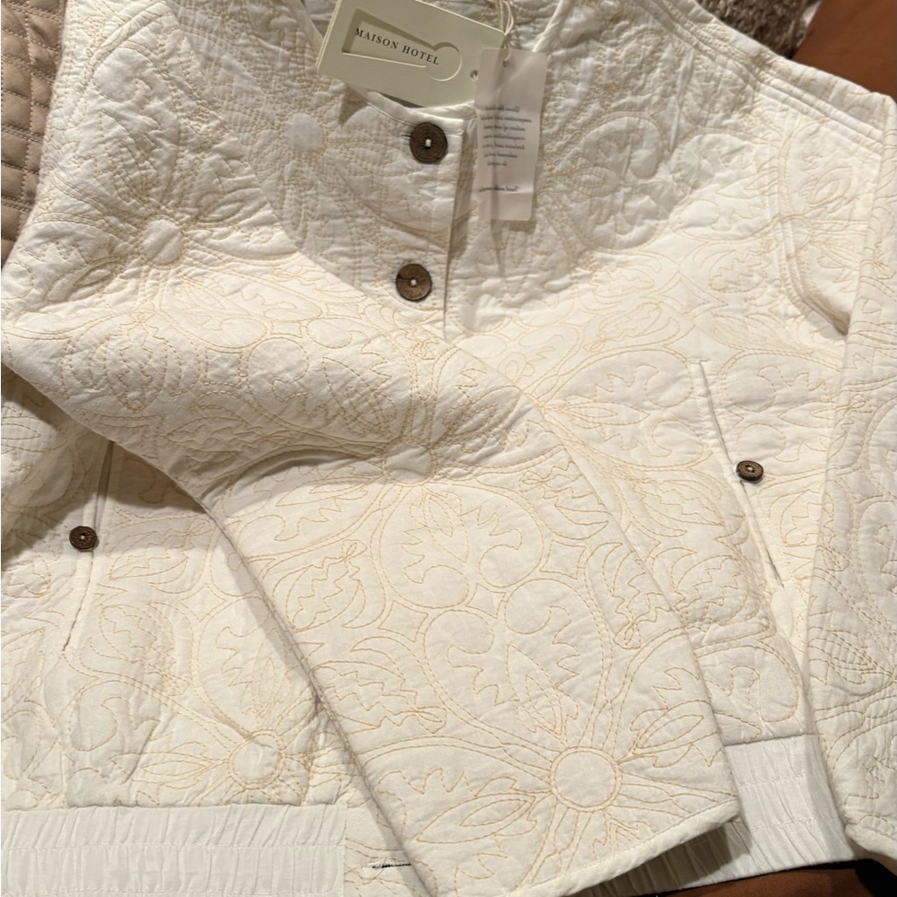 Maison Hotel Ivory Quilted Jacket Floral Stitching - Picture 3 of 7